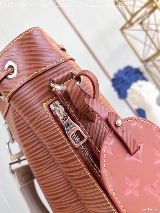 WIS LOUIS Noé Maxi Sling VUITTON 0217